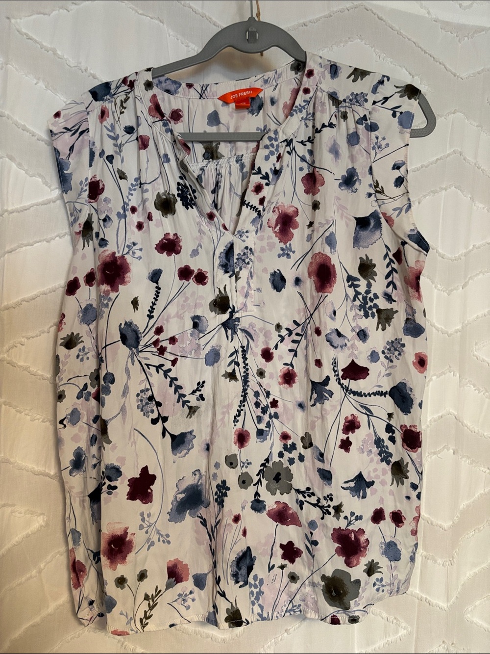 Joe Fresh White Floral V-Neck Cap-Sleeve Blouse